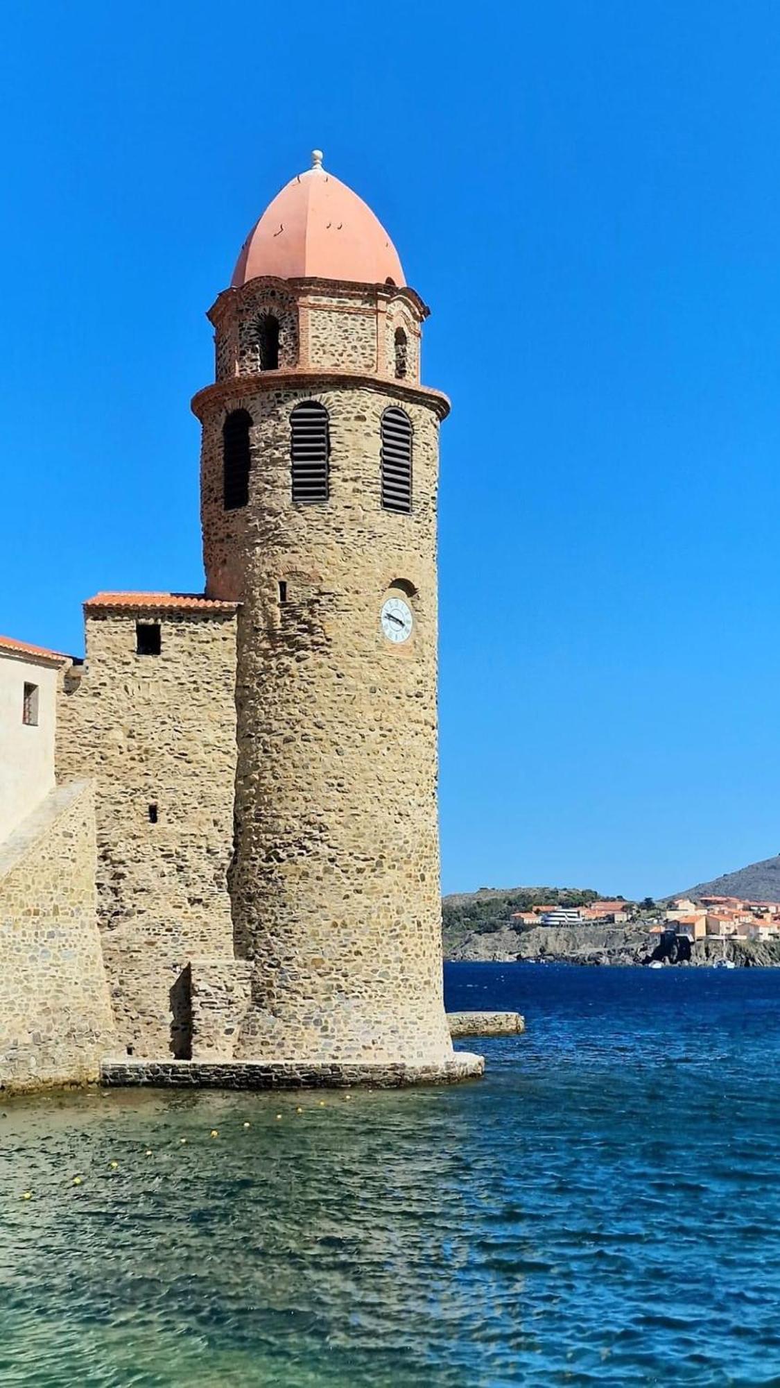 6amb38 Avec Terrasse Dans Avec Piscine Commune Collioure