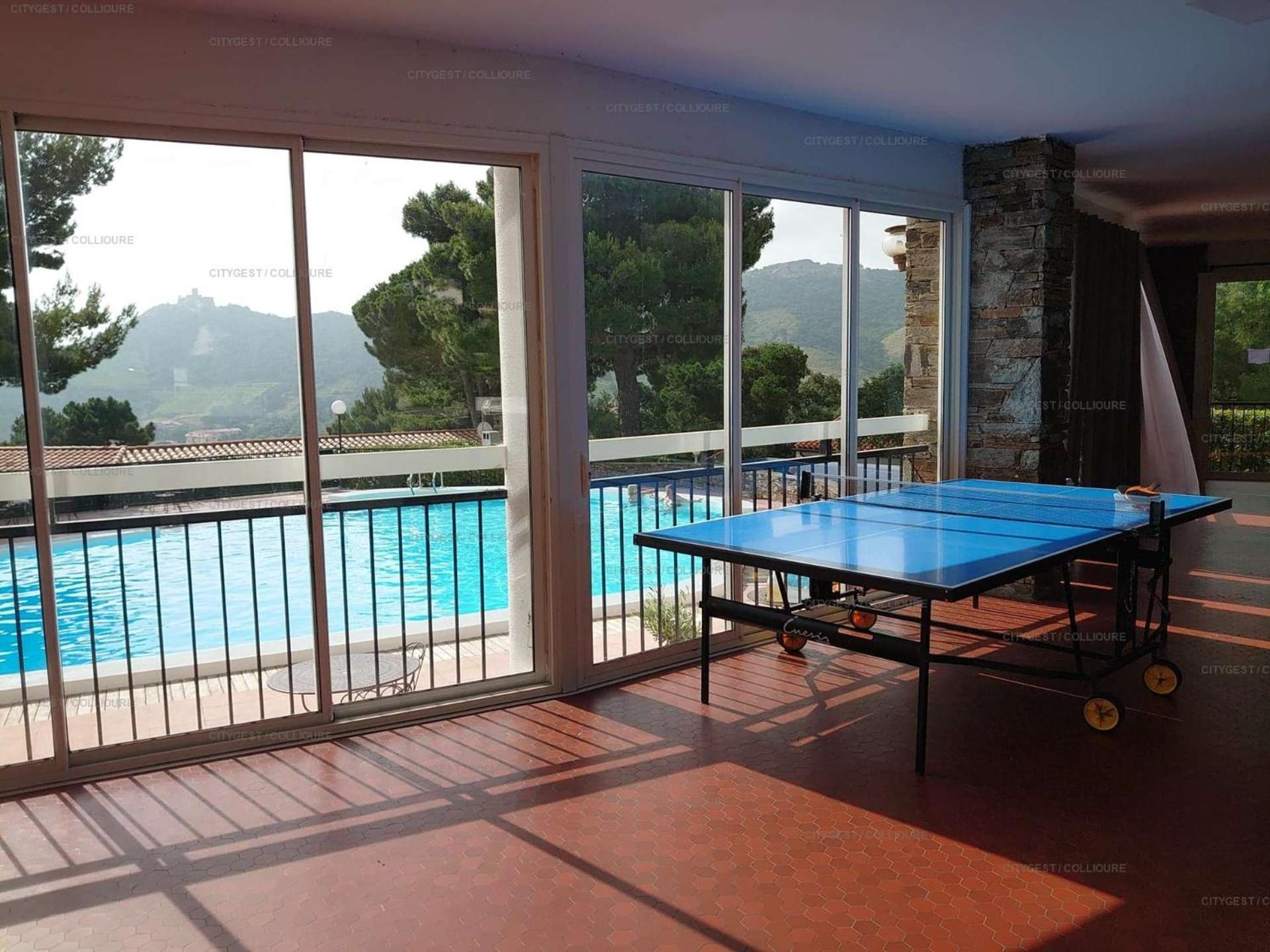 6amb38 Avec Terrasse Dans Avec Piscine Commune Villa